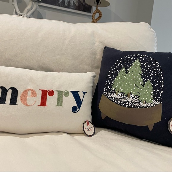 Christmas Tree Decorative Pillow plus Embroidered Merry pillow🎄🎉 - Picture 3 of 9